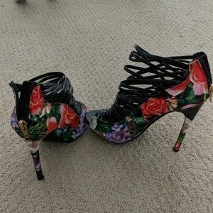 Steve Madden Floral stilettos